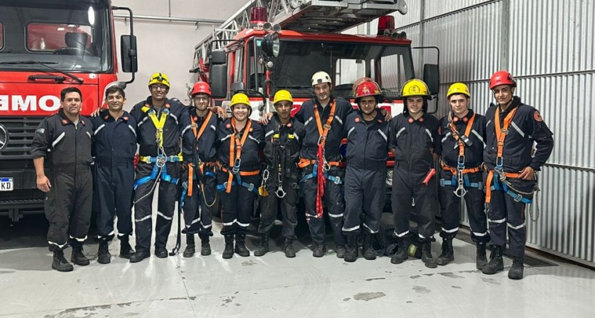 Bomberos Voluntarios de Bolívar: Convocaron a conferencia de prensa, para dar detalles del rescate de una persona, en alturas
