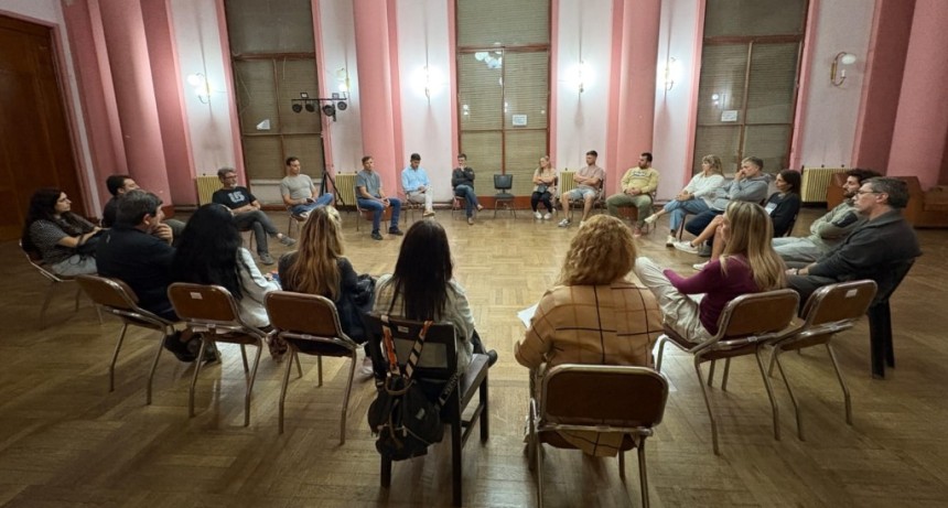 Bucca se reuni&oacute; con vecinos para avanzar en obras de Cord&oacute;n Cuneta y Mejorado