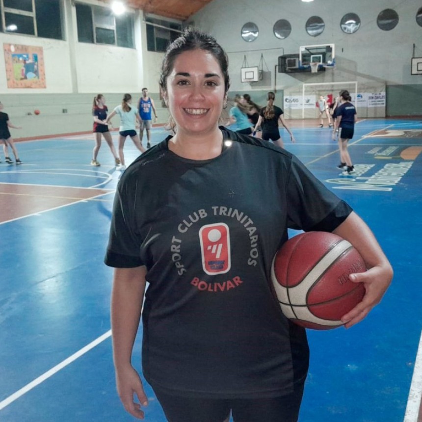 Mail&eacute;n Mart&iacute;nez: &ldquo;Es una responsabilidad muy grande porque una cuando es entrenadora no solo ense&ntilde;a contenido de b&aacute;squet, sino que es formadora&rdquo; 
