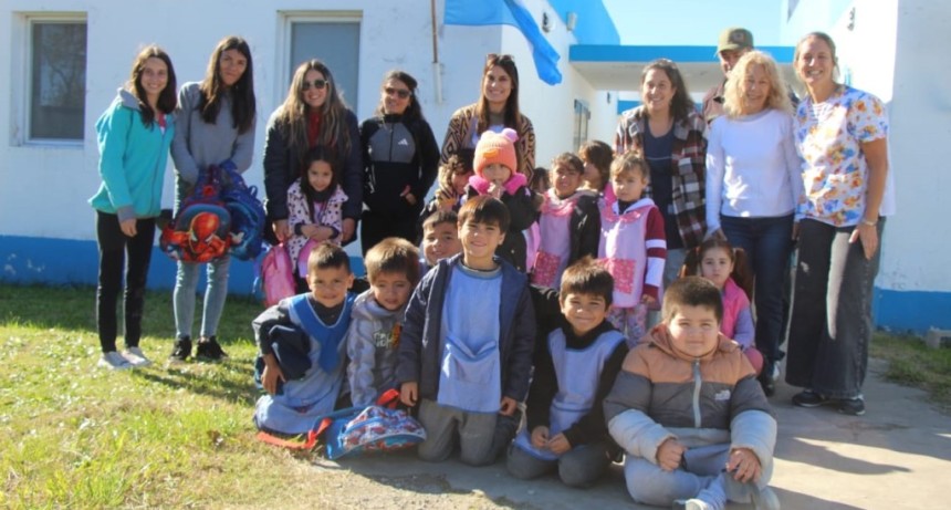 Ni&ntilde;os y ni&ntilde;as del Jard&iacute;n N&deg;907 &ldquo;Estela Teresa Caivano&rdquo;, visitaron el consultorio odontol&oacute;gico del Centro Integrador Comunitario