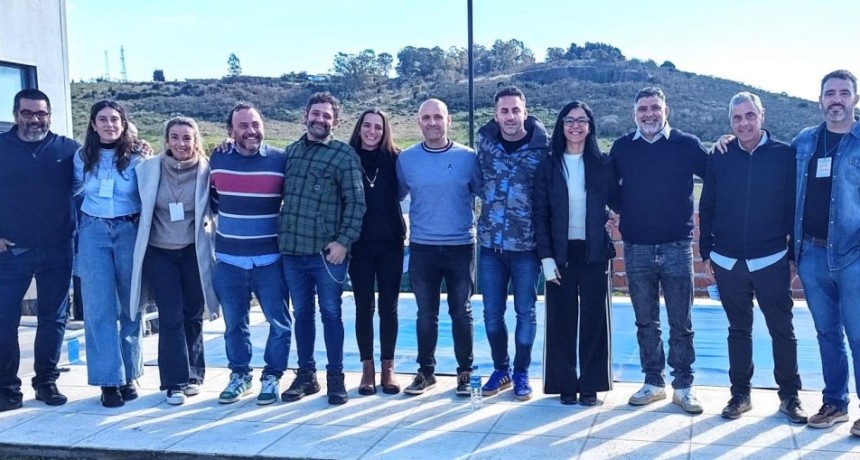 El equipo de la Direcci&oacute;n de Ni&ntilde;ez, Adolescencia y Familia y del Hogar Mi Casita, particip&oacute; de una jornada provincial de formaci&oacute;n en Tandil