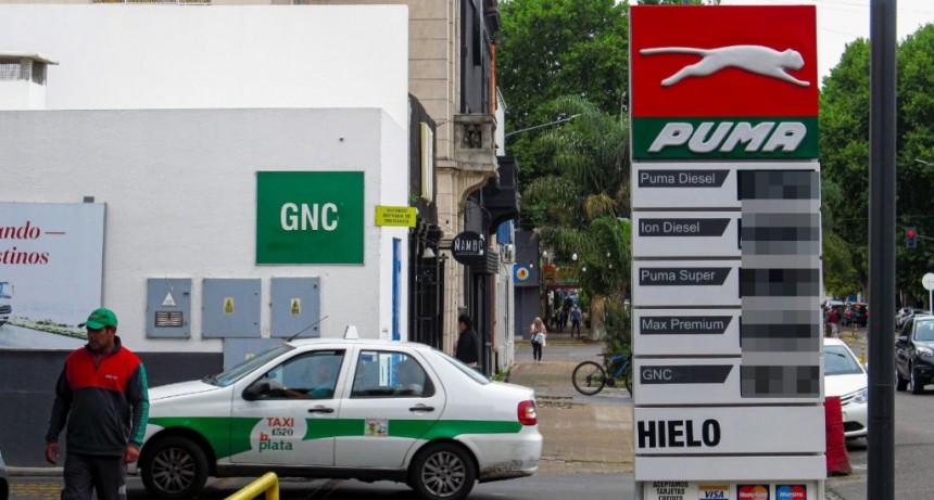 Ante la fuerte suba del crudo, las petroleras privadas comienzan a remarcar sus combustibles