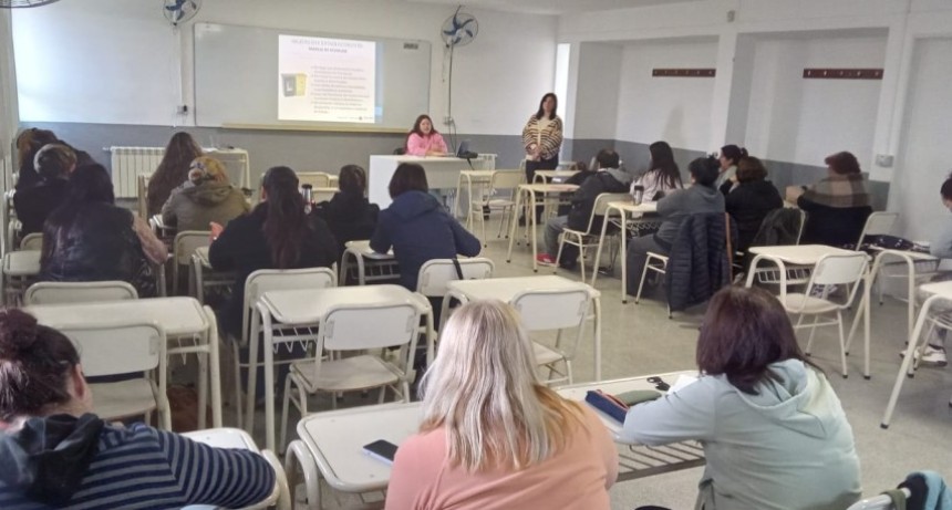 Se realiz&oacute; una Capacitaci&oacute;n en Manipulaci&oacute;n Segura de Alimentos para personal de Hogares y Residencias de Personas Mayores