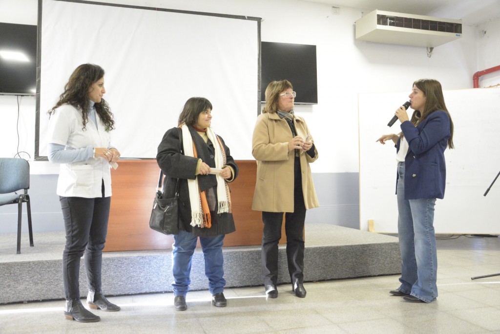 Vigésimo Encuentro Educativo y Cultural: Se desarrolla en el Centro Regional Universitario y en FM 10 hablamos con Luján Berdesegar