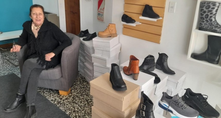 Calzados Nelson ya está en su nuevo local de avenida San Martín 154, y lo visitamos con FM 10