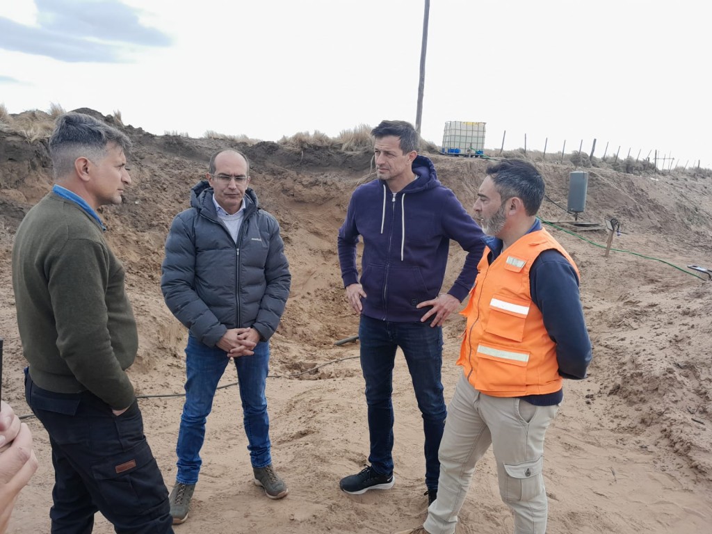 El Intendente Pisano y el Senador Bucca visitaron el gasoducto Henderson-Pirovano, junto a un contingente de vecinos de la localidad