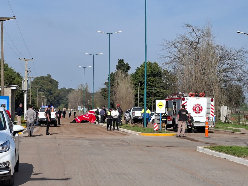 Un  joven motociclista perdió la vida tras un accidente, no se puede circular en la zona