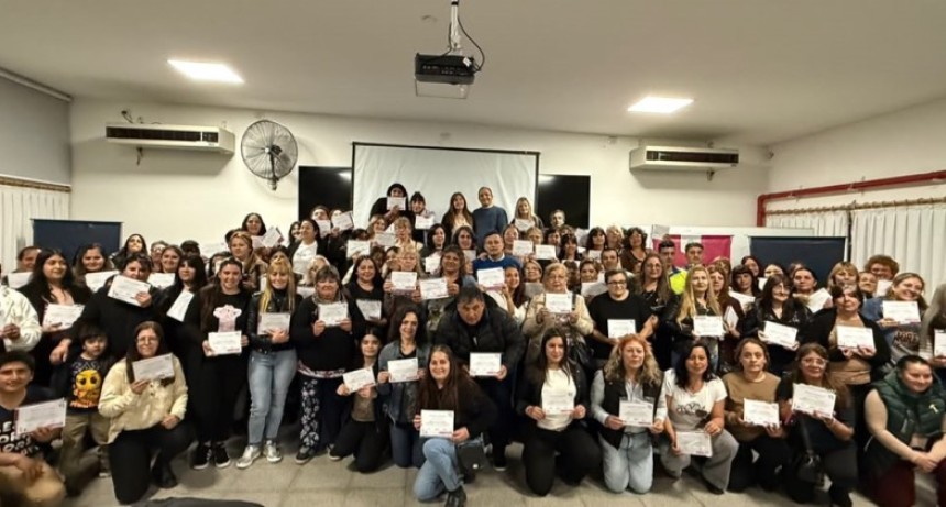 M&aacute;s de 160 personas se formaron para acompa&ntilde;ar y cuidar a personas mayores 