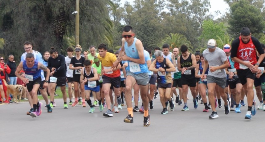 El Natatorio Municipal celebr&oacute; su 11&ordm; aniversario con un Acuatl&oacute;n que reuni&oacute; a m&aacute;s de 100 participantes 
