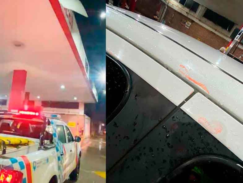 Se desprendió un cartel comercial e impactó sobre un vehículo