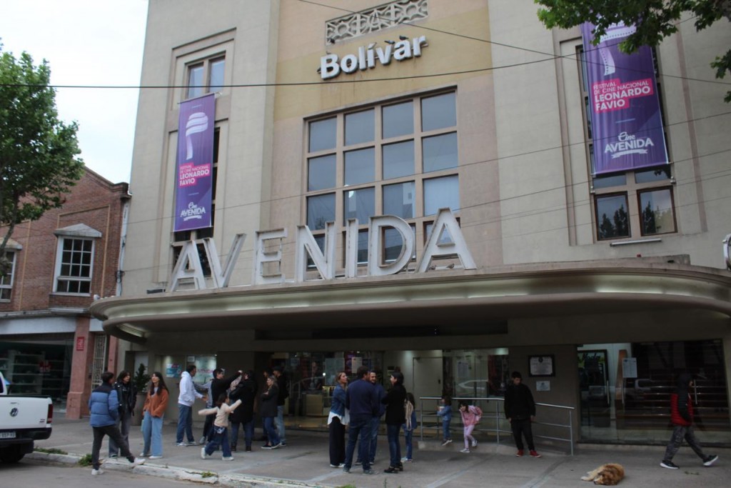 Cine Avenida: Permanecerá cerrado por un período estimado a los 60 días, para realizar el mantenimiento de equipos