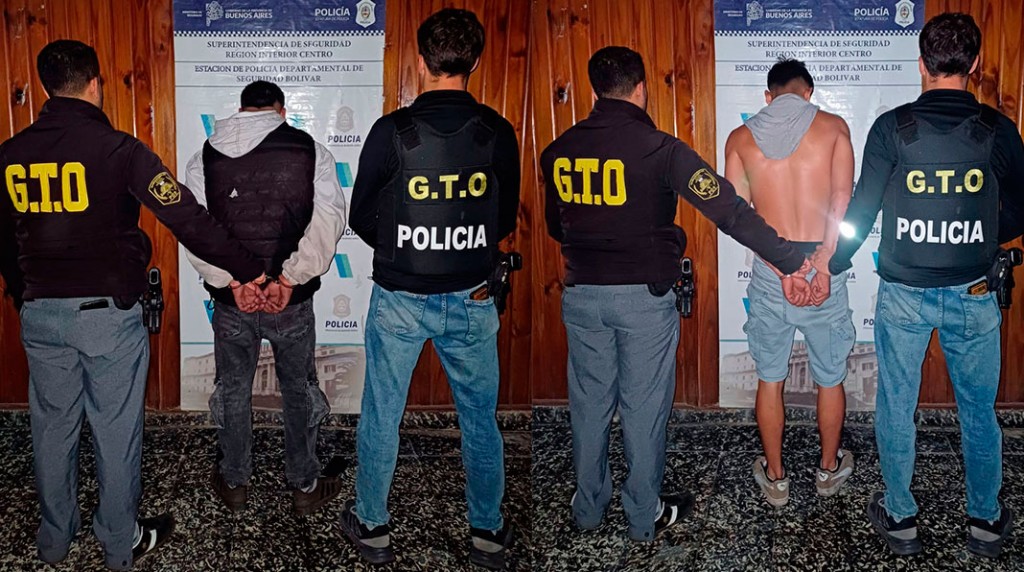 Informe Oficial Jefatura Departamental de Policía de Bolívar: Robo calificado por el uso de arma impropia, allanamientos y dos detenidos