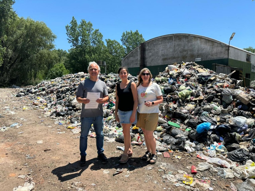 Concejales del bloque Juntos UCR–CC recorrieron la Planta de Reciclado y alertaron sobre el abandono del lugar