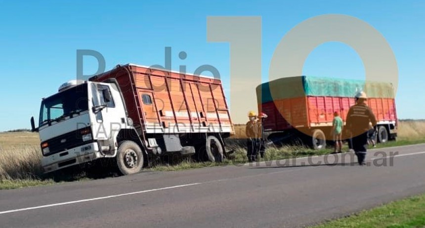 Ruta 65: Un cami&oacute;n rompi&oacute; dos neum&aacute;ticos