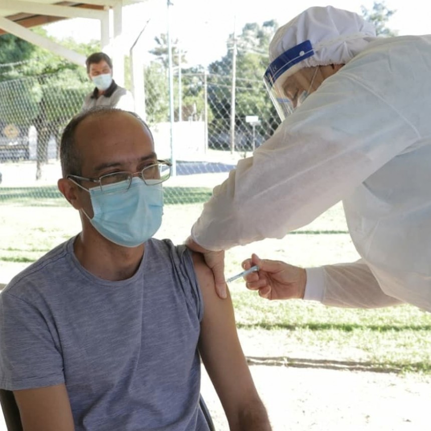 Bol&iacute;var Vacunate: El Intendente Pisano recibi&oacute; la segunda dosis de la vacuna Sputnik V