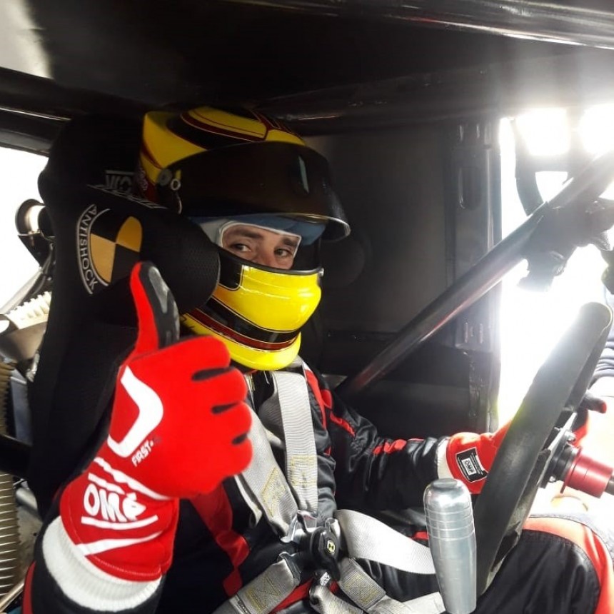 Tom&aacute;s Johnston (Piloto TC Rioplatense): "De a poquito se me meti&oacute; este bichito raro del automovilismo y pronto se convirti&oacute; en una pasi&oacute;n"