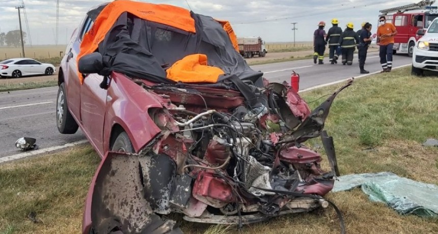 Ruta 33: Una persona con residencia en Bahía Blanca, murió en un triple choque