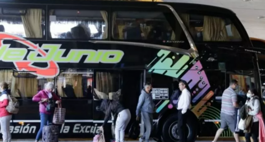 La provincia dispuso la ampliaci&oacute;n del Pase Sanitario Covid para los transportes de pasajeros de mediana y larga distancia