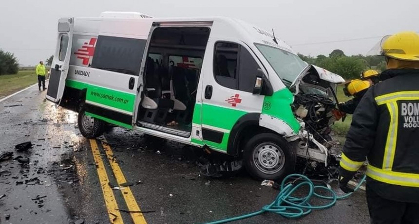 Ruta 205: Un fallecido y una mujer con lesiones graves fue el resultado de un impacto frontal