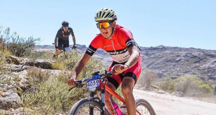 Se recupera Nico Zarza, el joven ciclista que sufrió un grave accidente en la competencia de ciclismo, este sábado al cierre de la actividad, en FM 10 hablamos con su mamá