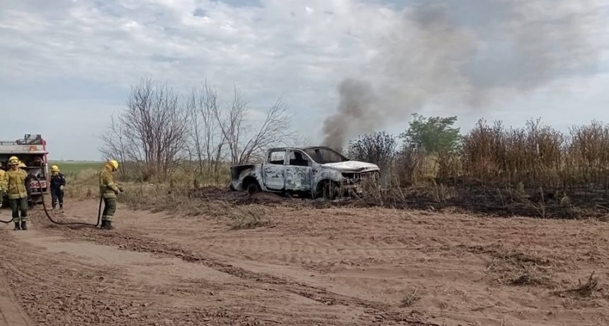 Se incendió una camioneta en El Cardón, en jurisdicción Herrera Vegas, no hubo heridos
