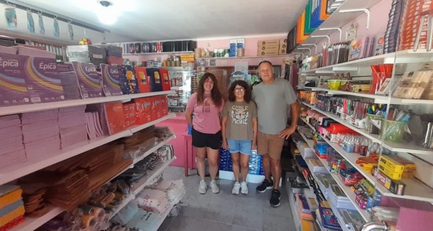 Visitamos con FM 10 Librería Aquarela, se preparan para la temporada escolar a pleno