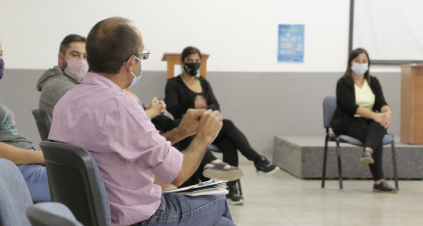 Pisano mostr&oacute; a propietarios de geri&aacute;tricos, los pasos del Labbo y los alcances de la vacuna