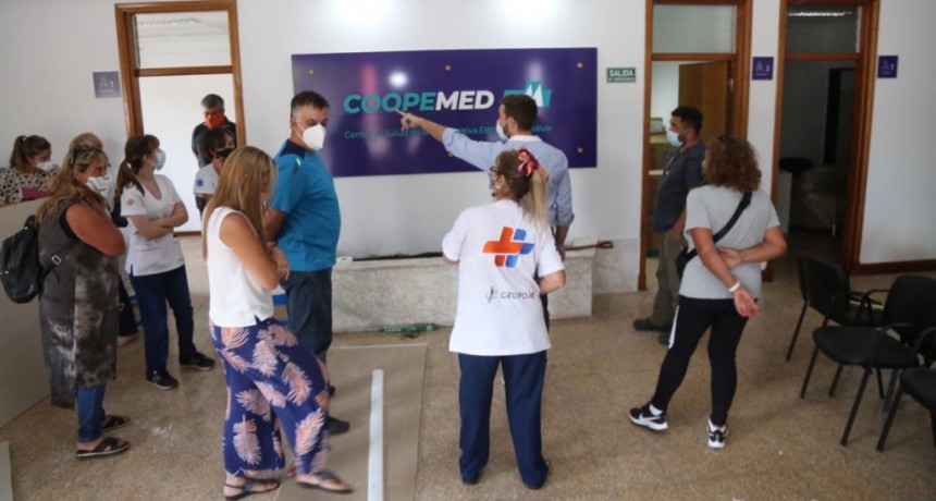 Javier Rodr&iacute;guez (Presidente del Consejo de Administraci&oacute;n) recorri&oacute; las instalaciones de Coopemed con los empleados