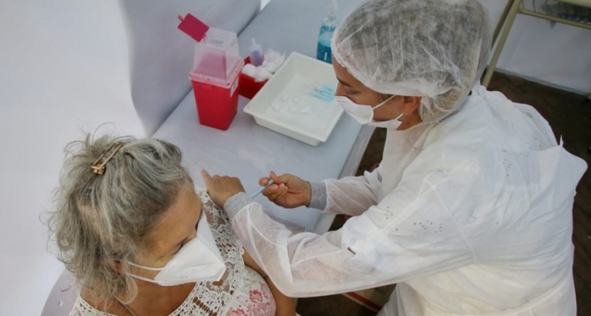 Contin&uacute;a la vacunaci&oacute;n en Bol&iacute;var y se aguardan nuevas remesas que arribar&iacute;an en las pr&oacute;ximas horas desde el Ministerio de Salud PBA