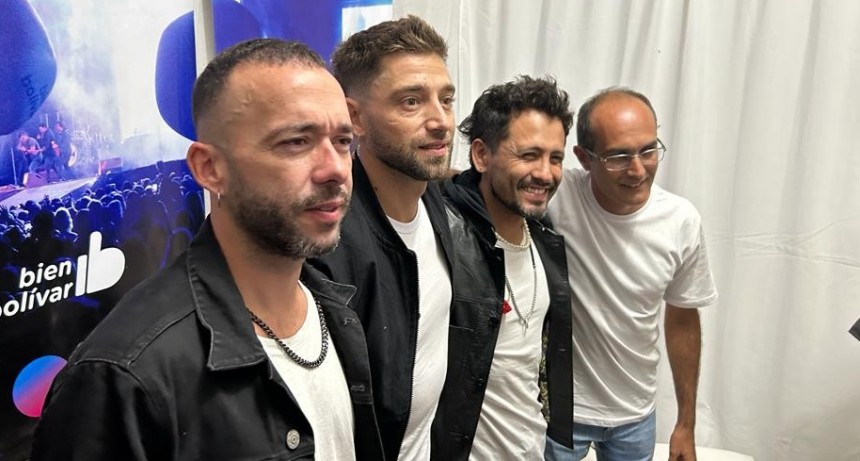 Los integrantes de La Konga disfrutaron de Bolívar desde el jueves al mediodía, jugaron padel y probaron las ricas comidas, lo contaron en conferencia con los medios locales