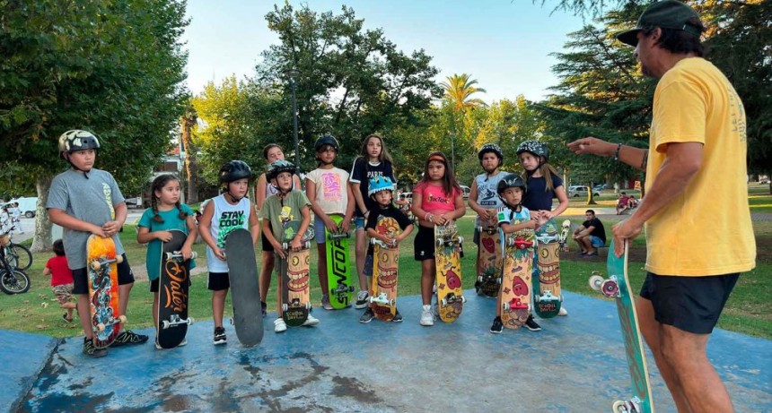 Escuela Municipal de Skate: Se sumaron más de 40 personas a las clases