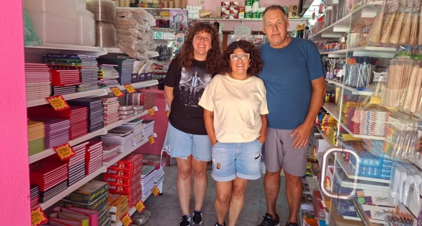 Librería Aquarela se prepara para la temporada escolar, y con FM 10 y el Canal de Noticias Multimedios Bolívar, visitamos el local