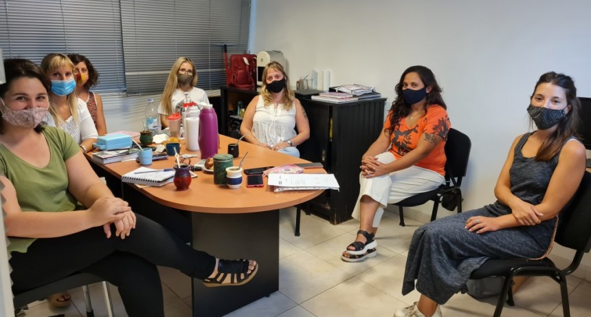 Este jueves la Directora de Derechos Humanos recibi&oacute; a la coordinadora de la s&eacute;ptima regi&oacute;n del ministerio de mujeres