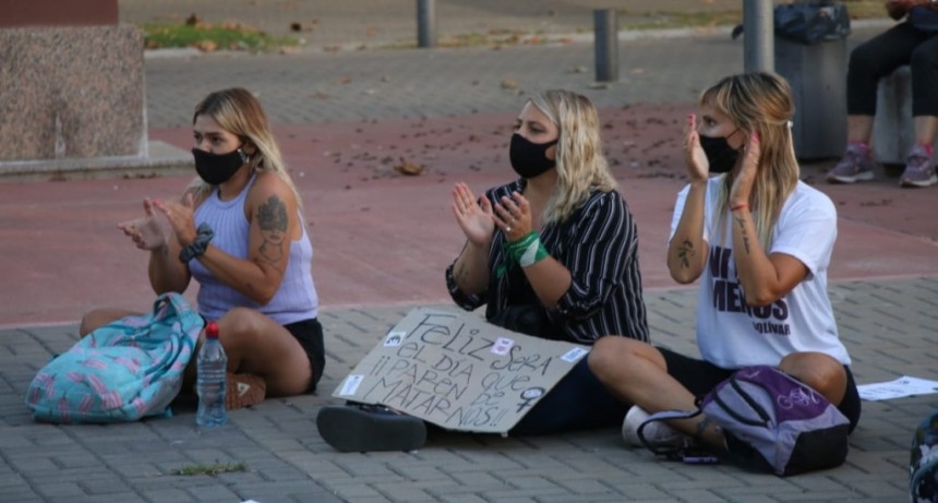  En el centro c&iacute;vico: la Direcci&oacute;n de DDHH realiz&oacute; actividades por el D&iacute;a Internacional de la Mujer