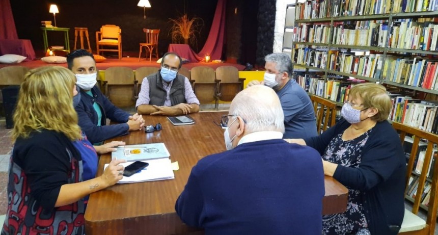 Cerca de las instituciones: El Intendente Pisano entreg&oacute; subsidios a las bibliotecas populares del Partido de Bol&iacute;var