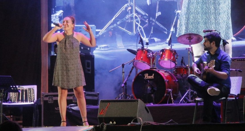 Mano a Mano brillaron en la segunda luna del festival