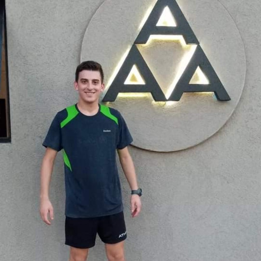 Lucas Burgos: “Di la última prueba que me quedaba y me recibí, soy árbitro de la mejor escuela del país” 