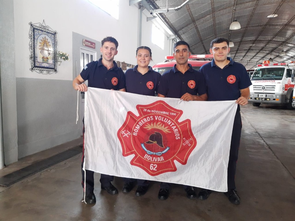 Bomberos Voluntarios de Bolívar partieron rumbo a Bahía Blanca para sumarse a los equipos emergentes tras el temporal que dejó la ciudad desvastada