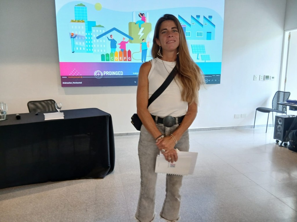 Daniela Albizzatti: "Estas jornadas son fundamentales, en un contexto nacional en el que se regalan los bienes comunes, se desfinancia la ciencia, se niega directamente las consecuencias del cambio clim&aacute;tico"