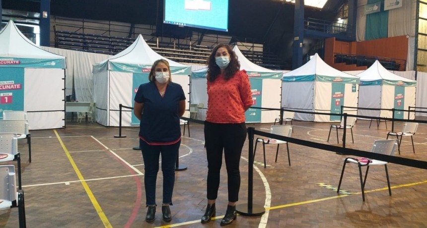 Adriana Mart&iacute;nez y Mary Jofre: &ldquo;Es importante que quien tenga cualquier tipo de duda se acerque con su DNI al Vacunatorio Municipal&rdquo;