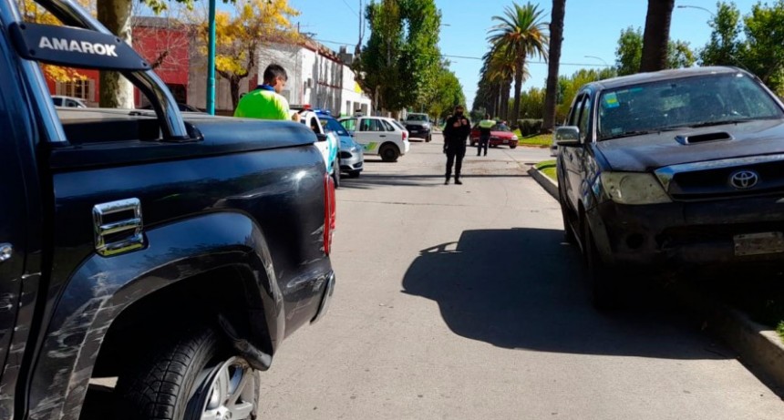 Impacto entre dos conductores a bordo de sendas camionetas