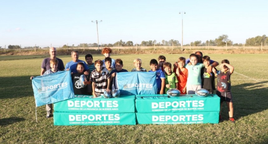 La Dirección de Deportes entregó material deportivo a instituciones del Partido de Bolívar