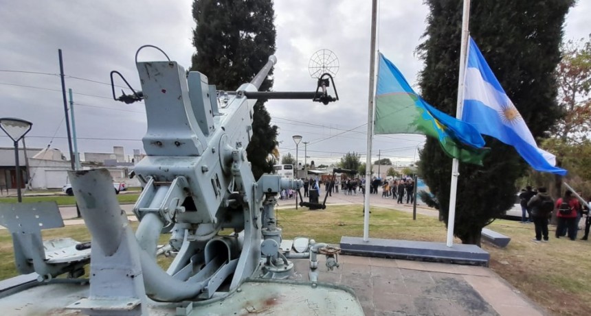Se realizó el Acto por los 41 años de Malvinas, en la Plazoleta de avenida Venezuela y Matheu