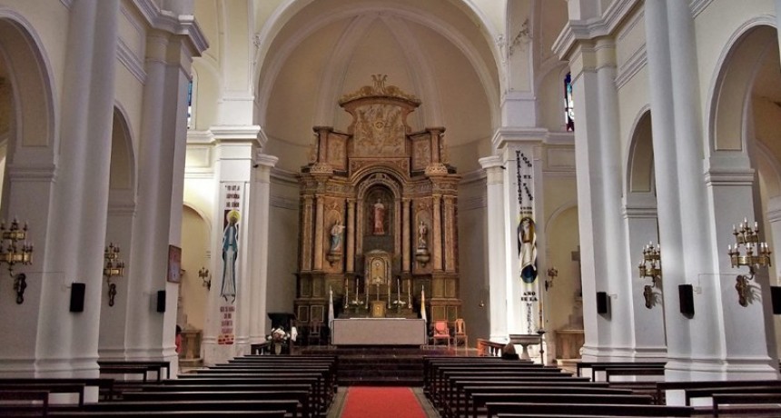 La Parroquia San Carlos Borromeo informa las celebraciones de Pascua