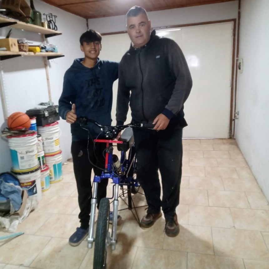 Daniel Bote: “El sábado fuimos a probar, primera vez que se subió a la moto y, la verdad, nos sorprendió, es muy prolijo”  