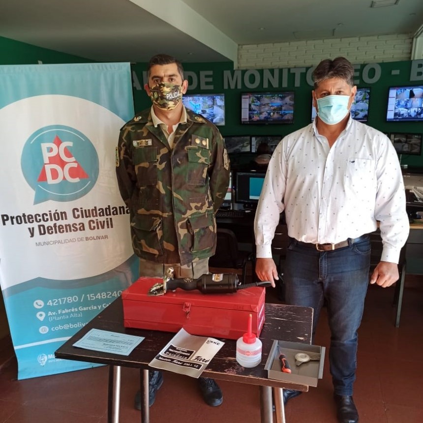 La municipalidad de Bol&iacute;var  entreg&oacute; una peladora de animales vacunos, al Comando de Prevenci&oacute;n Rural local