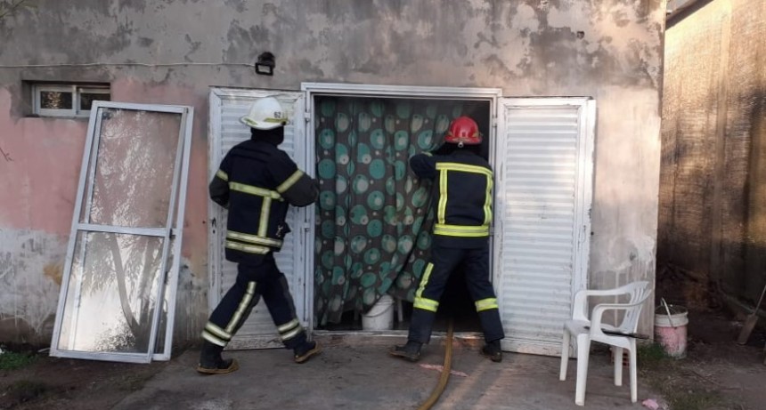 Esta ma&ntilde;ana debieron actuar Bomberos Voluntarios en el principio de incendio de una vivienda en Barrio Pompeya