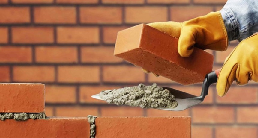 Desde este lunes habilitan el ingreso de p&uacute;blico en locales esenciales y no esenciales, para gastron&oacute;micos 30% de aforo y delivery hasta las 23 horas. Velve el permiso para los oficios, con protocolo