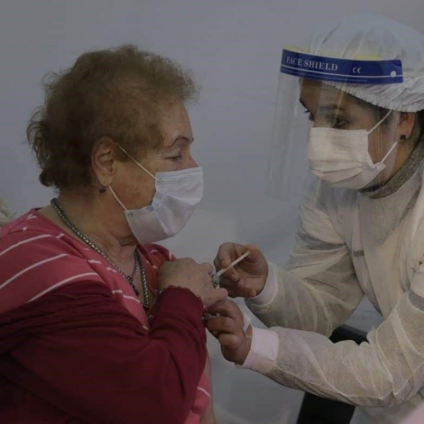 Bol&iacute;var Vacunate: 1.200 primeros componentes de Astrazeneca llegaron al Centro Vacunatorio COVID-19