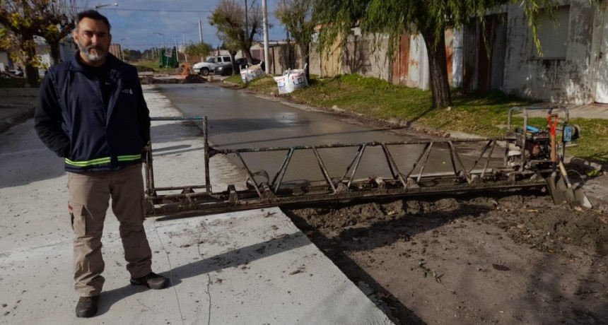 Avanza la pavimentaci&oacute;n de diez cuadras en barrios Colombo y San Juan 